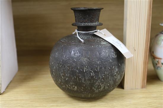 An Indian Mughal style bronze huqqa base, 18th/19th century height 16cm
